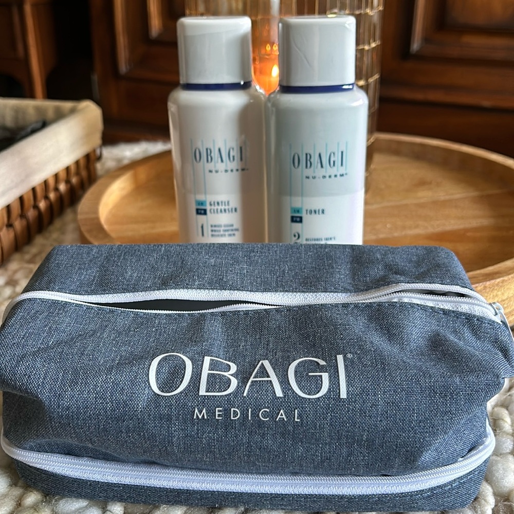 LARGE 6.7 OUNCE OBAGI GENTLE CLEANSER, TONER AND COSMETIC BAG